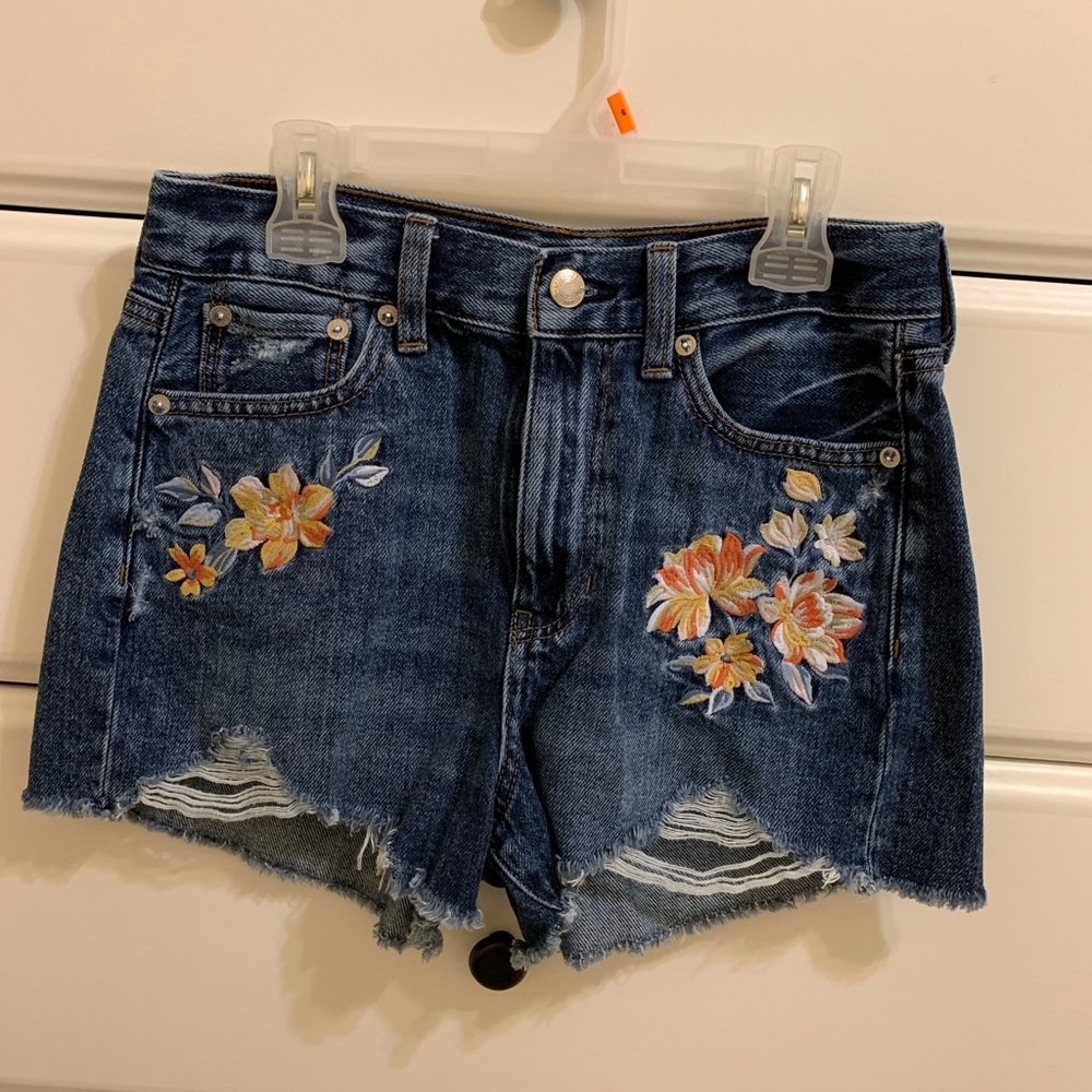 American Eagle high waisted Mom Shorts
